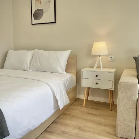 Elegant For 4 Persons In Center & Parking *