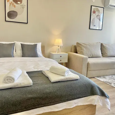Elegant For 4 Persons In Center & Parking *