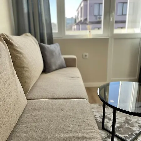 Elegant For 4 Persons In Center & Parking Apartment
