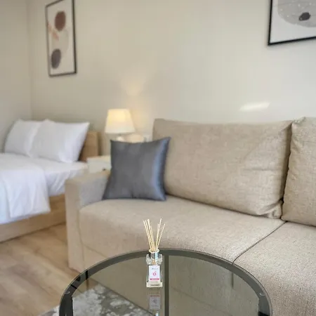 Elegant For 4 Persons In Center & Parking Apartment *
