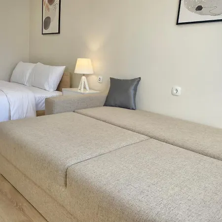 Elegant For 4 Guests In Center *