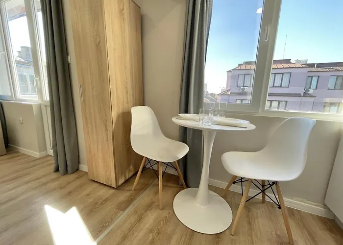 Elegant For 4 Guests In Center *