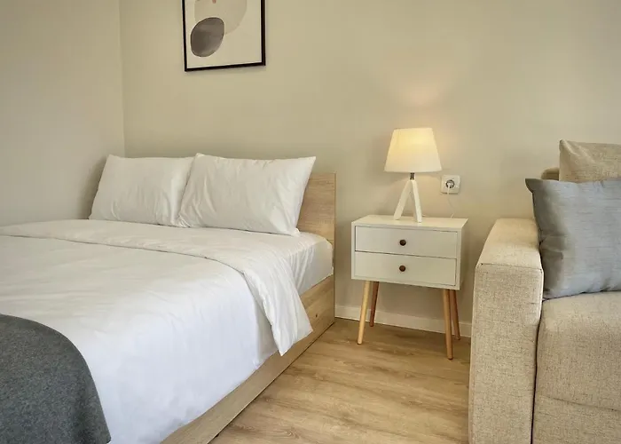 Elegant For 4 Guests In Center *